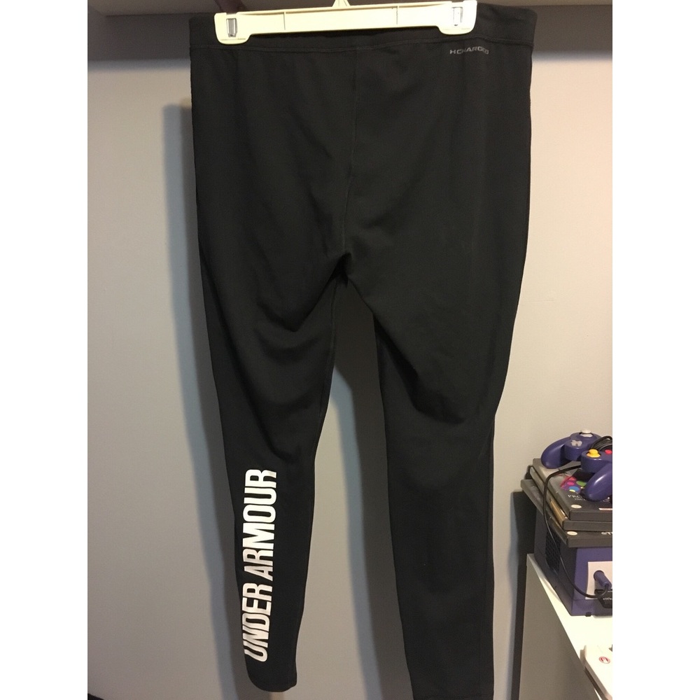 Black Underarmour leggings
